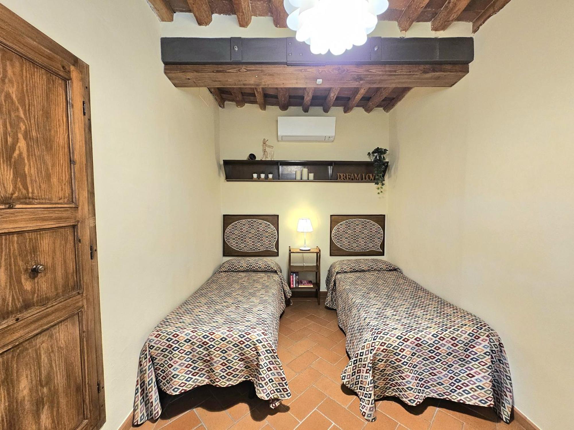 Walls Dream - Air Cond - Wi-fi - Panoramic In Front Of The Historical Walls - Apartment